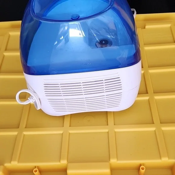 American Red Cross Blue and White Humidifier - Picture 3 of 3